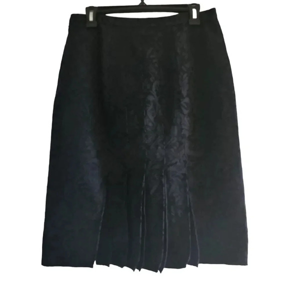 Charles Nolan Short Skirt Womens Size 8 Navy Embossed Floral Pleated Side Zipper - Picture 2 of 7